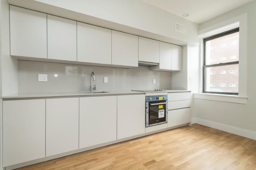 Building Photo - 123 Highland Ave