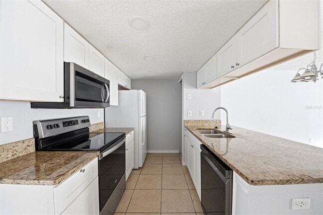Building Photo - 2723 N Poinciana Blvd