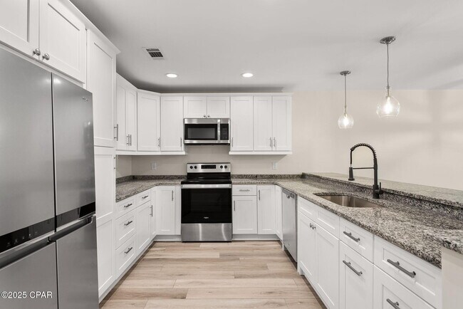 Building Photo - 2616 Cypress St