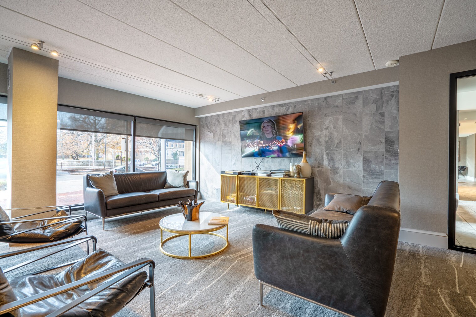 Building Photo - 1925 Commonwealth Ave