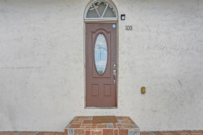 Building Photo - 1695 SW 11th St