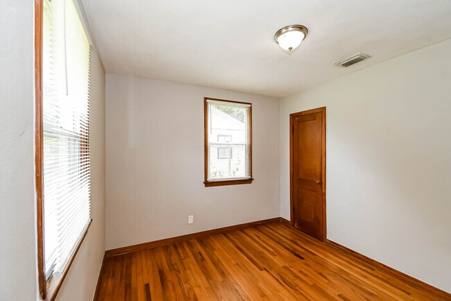 Building Photo - 5442 Marcia Cir