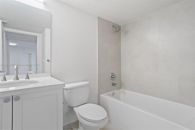 Building Photo - 555 NE 34th St