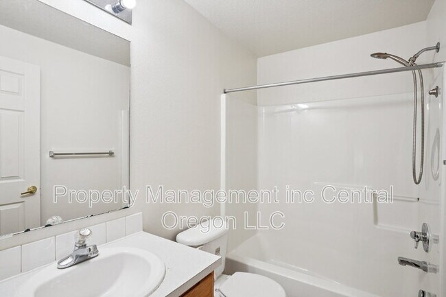 Building Photo - 2110 Baines Blvd
