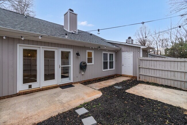 Building Photo - 1413 Grantland Pl