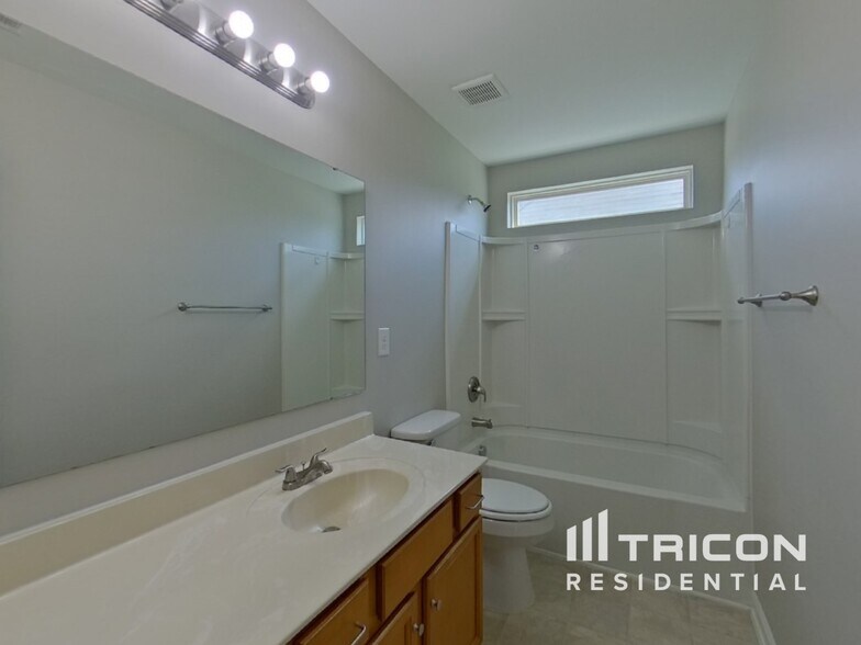 Building Photo - 11505 Sweetbriar Ridge Dr