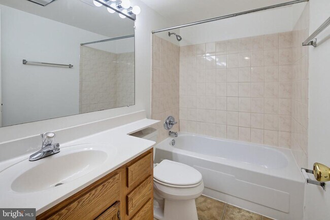 Building Photo - 5911 Tamar Dr
