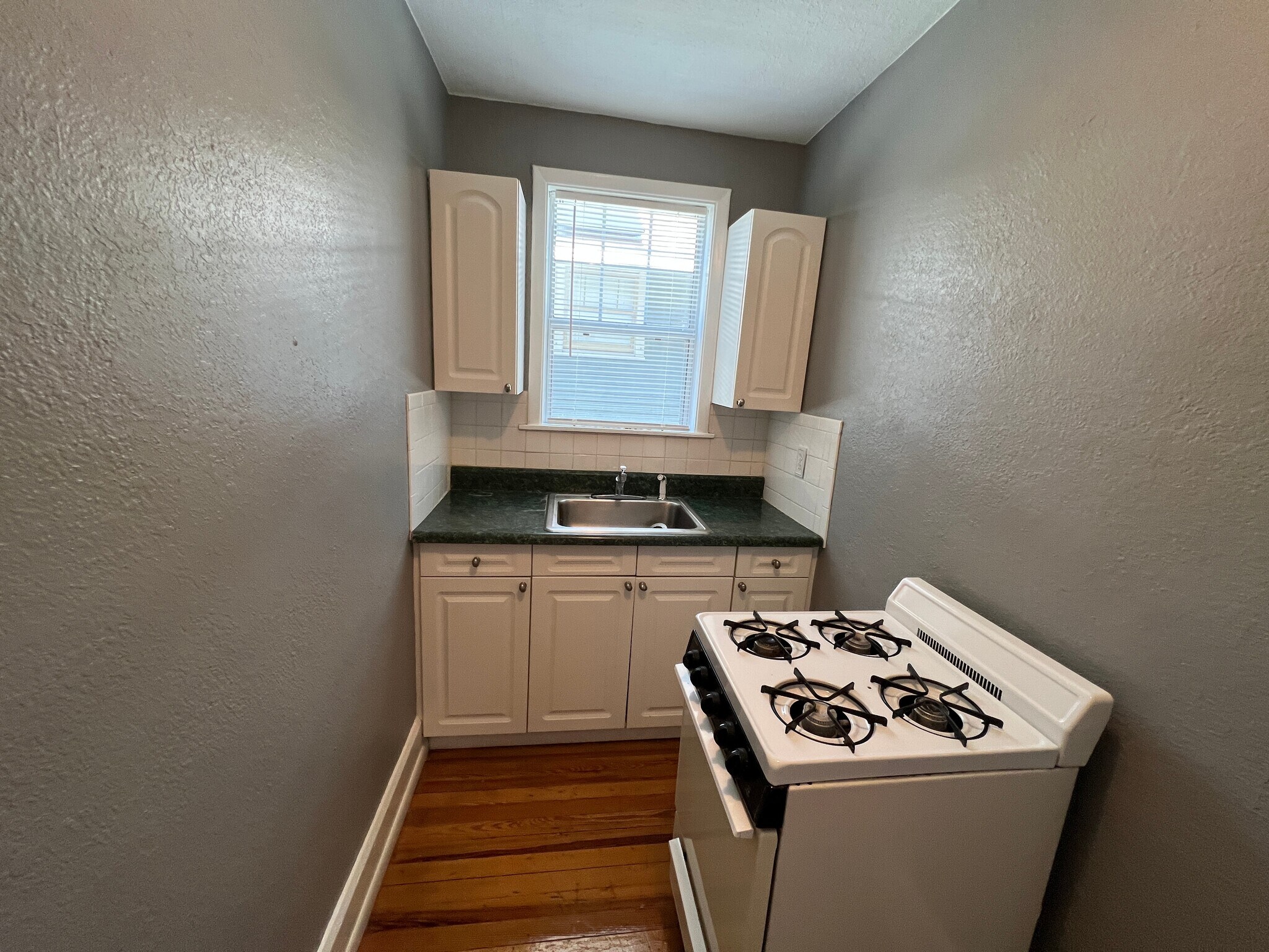 Building Photo - Studio Bed/1 Bath - Unit 9