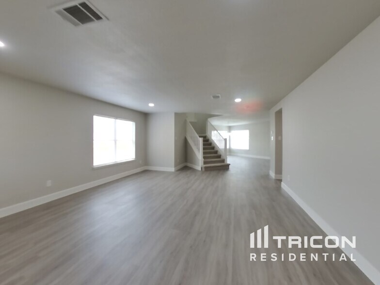 Building Photo - 1026 Quail Valley Dr