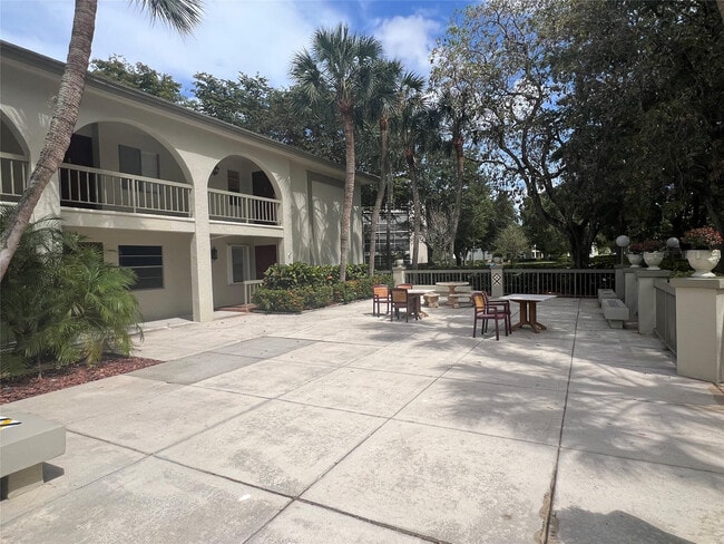 Building Photo - 4801 Martinique Pl