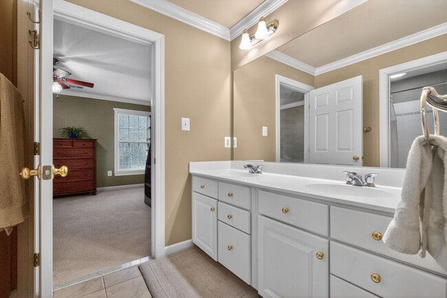 Building Photo - 401 Hilton Head Ct
