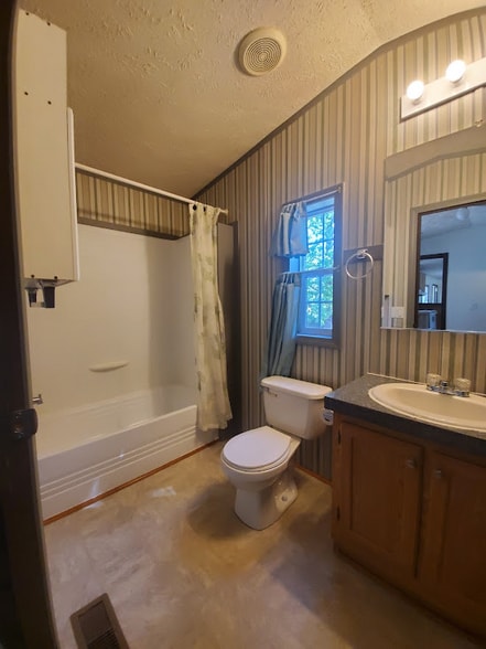 Building Photo - 41 County Rd