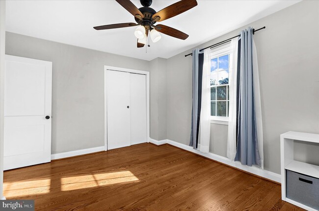 Building Photo - 312 Small Ct