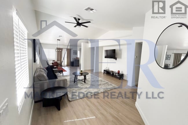 Building Photo - 3Bed/2Bath Furnished Home at 19th Ave & So...