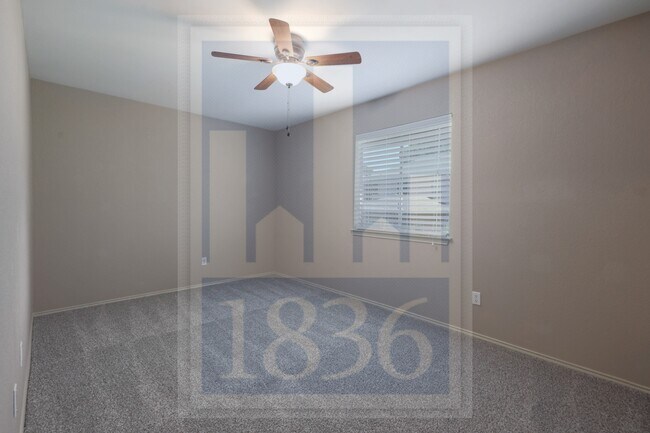 Building Photo - 13210 Vendrell Dr