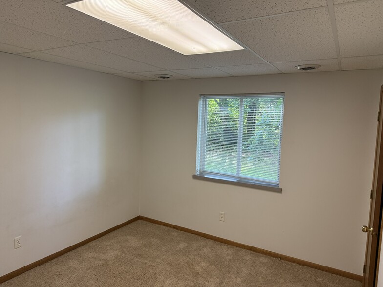 Building Photo - 1110 N 16th Ave
