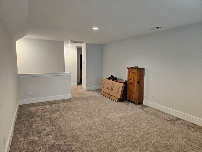 Building Photo - Beautiful 4 bedroom, 2.5 Bath unfurnished home located in Songbird Landing Community - Hampstead