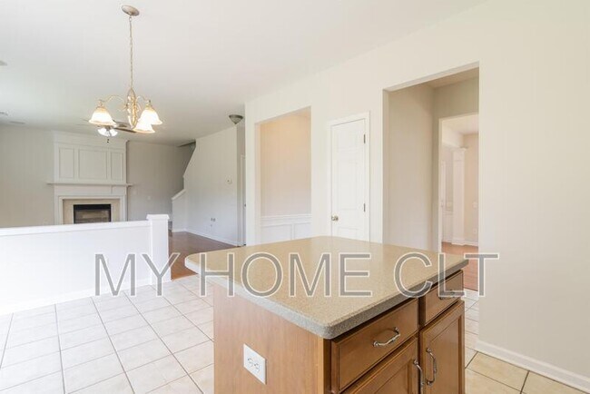 Building Photo - 2108 Arbor Vista Dr