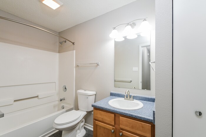 Building Photo - 15322 Beam St