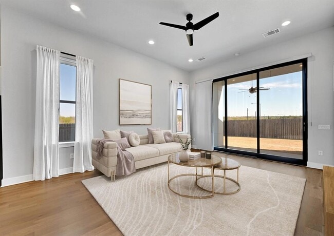 Building Photo - 7200 Cordoba Dr