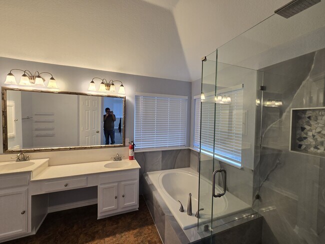 Building Photo - 4241 Arbor Ln