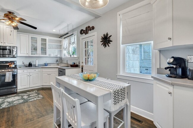Building Photo - Beautiful Home in Desirable Ardsley Park