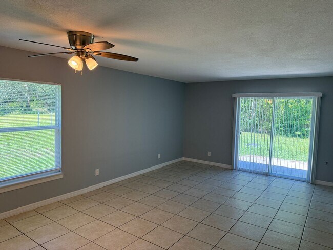 Building Photo - 2/1 in Groveland