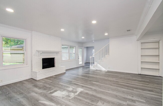 Building Photo - 674 Ravensworth Dr