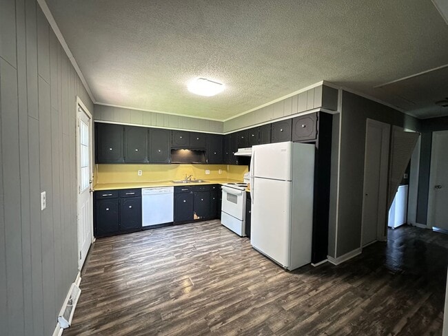 Building Photo - 821/823 Glendale Rd.