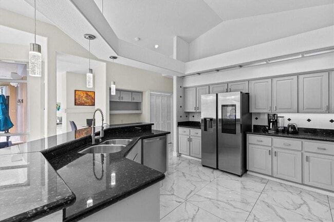 Building Photo - 1520 Jade Ln