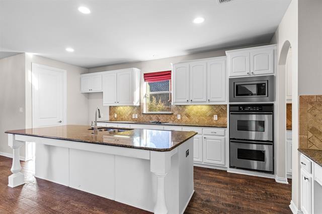Building Photo - 4542 Carraway Dr