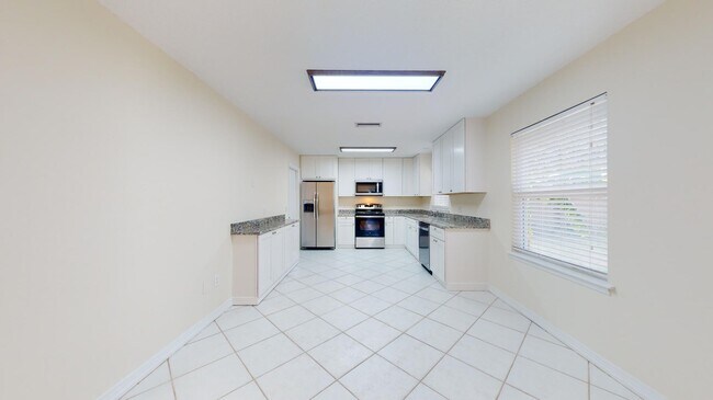 Building Photo - 620 Segovia Rd