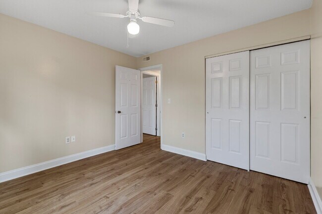 Building Photo - $200 Off First Month Updated 2BR Ground Level Condo Minutes for I77 in Rock Hill!