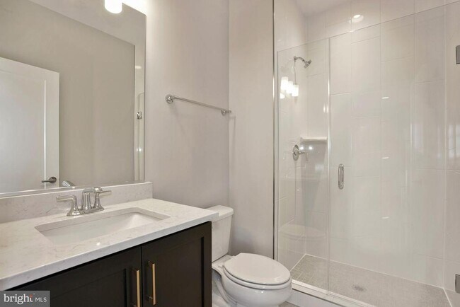 Building Photo - 22958 Clarence Walk Ter