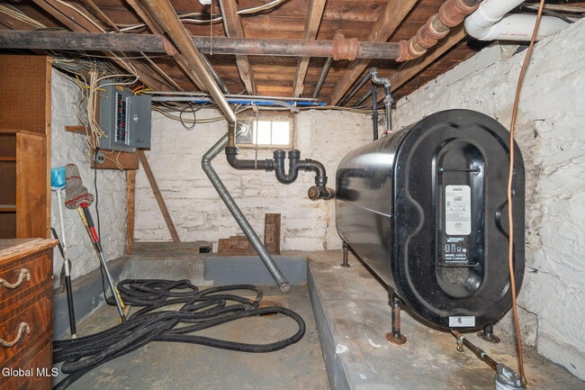 Building Photo - 232 Main St