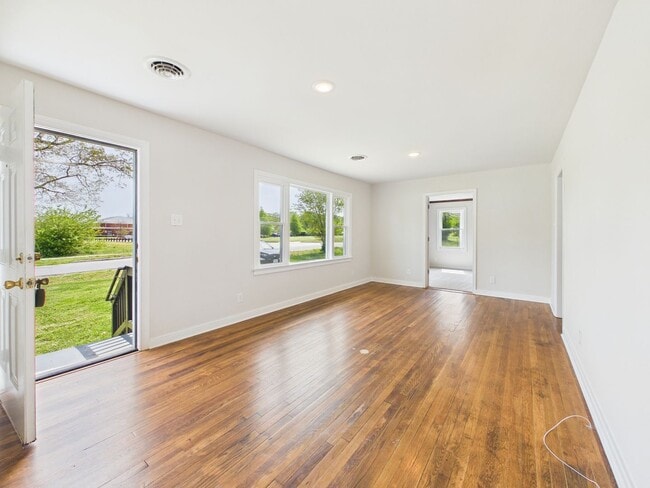 Building Photo - 1706 Catalina Dr