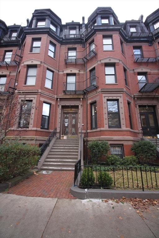 Building Photo - 277 Beacon St