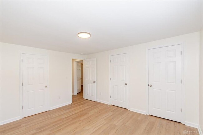 Building Photo - 679 Lakengren Dr