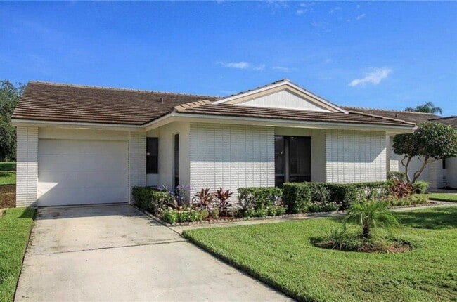 Primary Photo - 2525 SW Egret Pond Cir