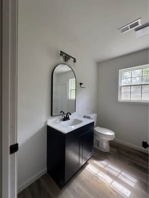 Building Photo - 914 Dooley Ave