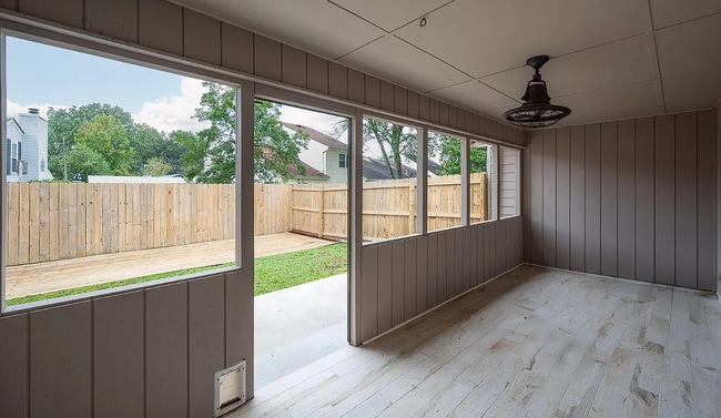 Building Photo - 1306 Leaside Ln