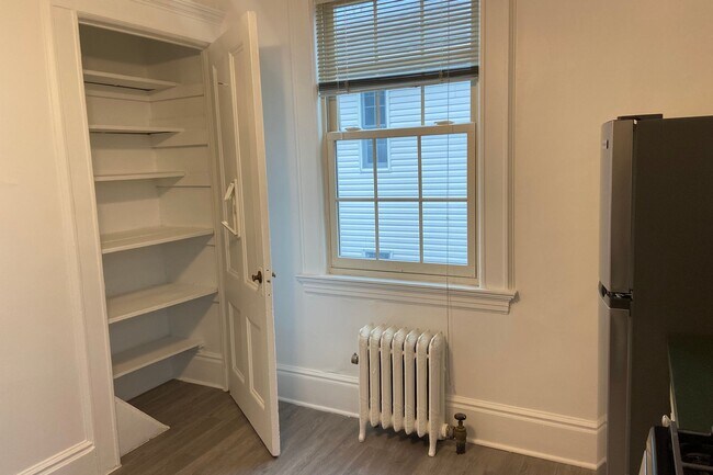 Building Photo - 2 Hasbrouck Ave