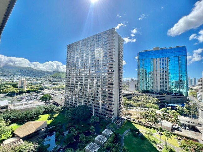 Building Photo - Kukui Plaza - 1 Bedroom, 1 Bath, 1 Parking...
