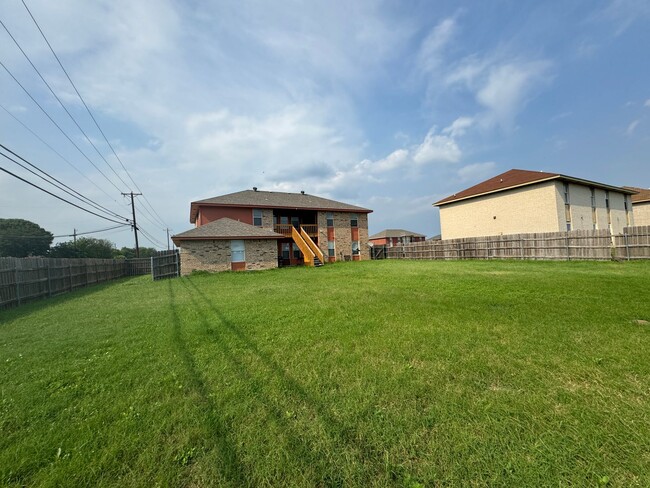 Building Photo - 5702 Greengate Dr