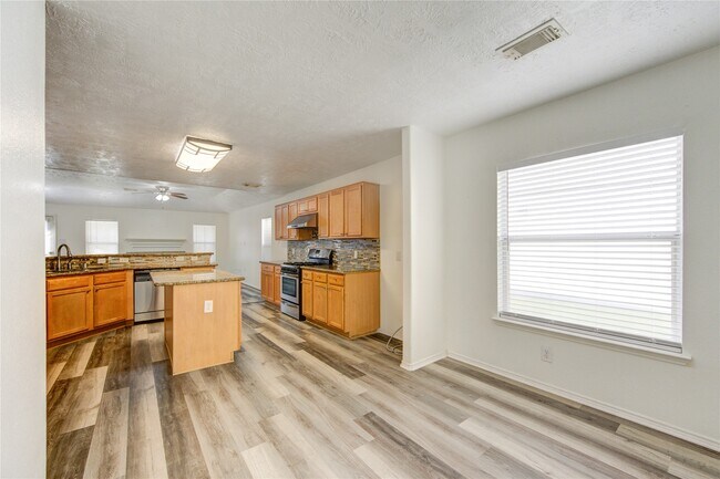 Building Photo - 7930 Northfork Hollow Ln