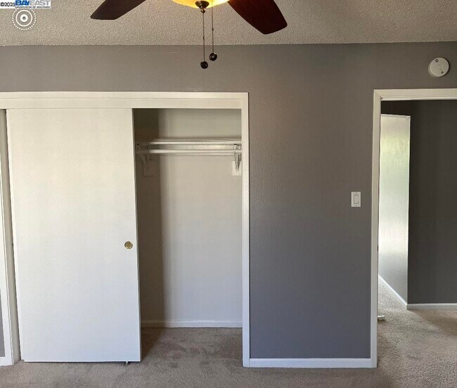 Building Photo - 117 Day St