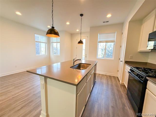 Building Photo - 591 S Pitkin Ct