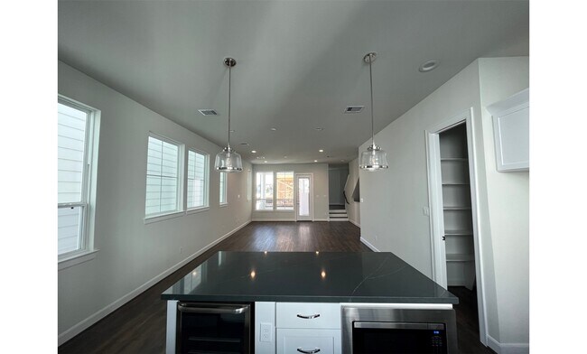 Building Photo - 2802 Grand Fountains Dr