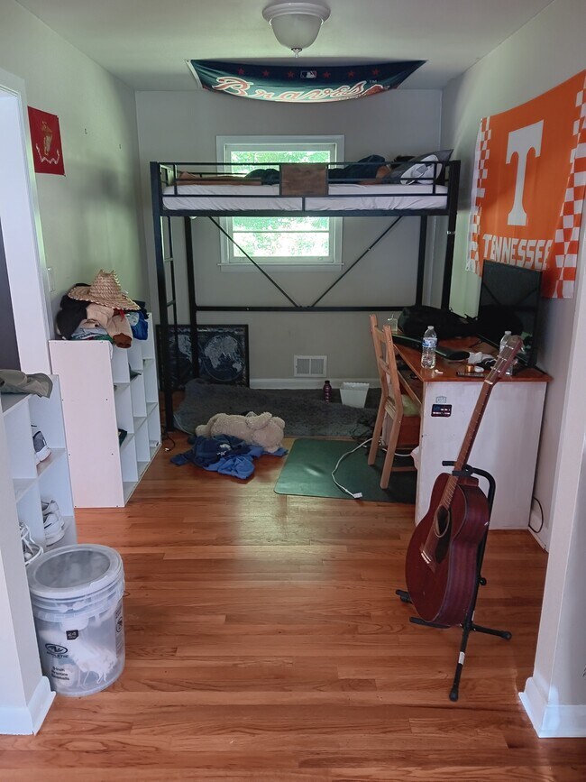 Office or 4th Bedroom - 518 Tanager Rd