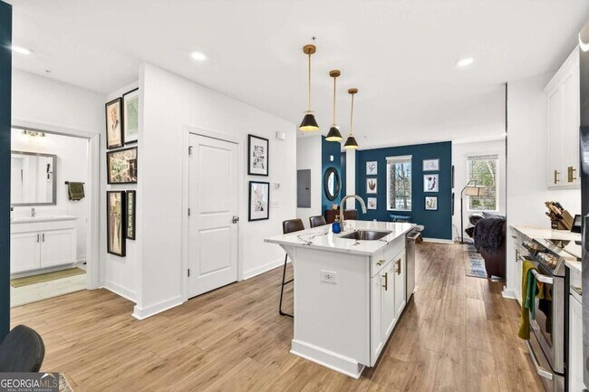 Building Photo - 377 Grant Cir SE